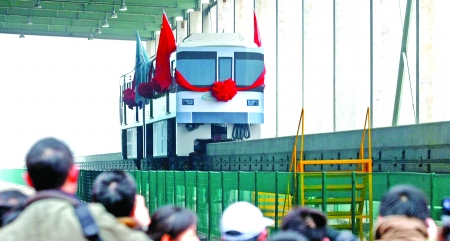 重慶造輕軌10日上路 車廂內(nèi)可保持恒溫