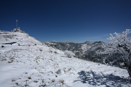 雪后初晴現神農架絕美景致（圖）