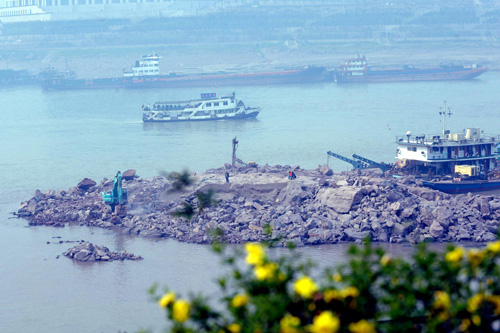 長江重慶段 疏浚施工忙