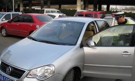 吸K粉大麻鬧市80碼飛車 成都首個(gè)