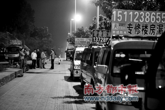 深圳最牛蝸居族以三輪車為家 自嘲擁有“房車”