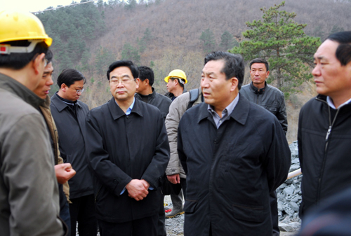 河南泌陽一鐵礦發生透水事故 11人被困井下