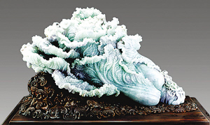 世博江蘇館鎮館之寶翡翠《螳螂白菜》