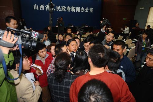 山西問題疫苗事件發布會僅持續15分鐘遭抗議