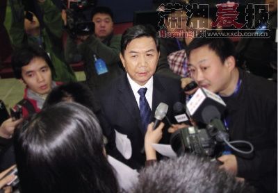 山西問題疫苗事件發布會僅持續15分鐘遭抗議