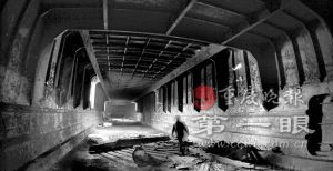 重慶8名拾荒者90萬元買二戰(zhàn)登陸艇 欲當廢鐵賣