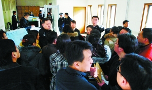 央視大火案21名被告人受審 新址辦主任認罪