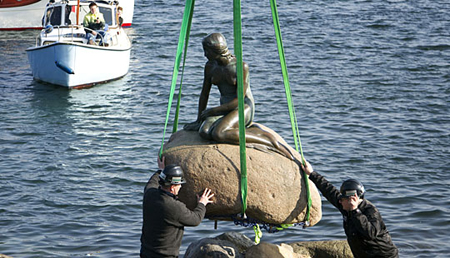 丹麥“小美人魚”啟程前往上海世博會