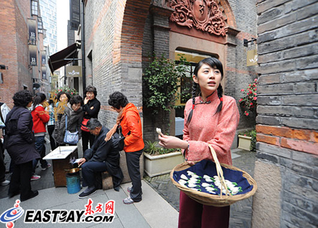 石庫門文化周展現老上海情調 花樣美女旗袍秀助興