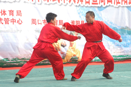 河南淮陽發(fā)現(xiàn)頻臨失傳的稀有拳種伏羲八卦拳