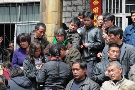 伊川礦難19人死亡 逃生礦工頭“嗡”的一聲拼命往外跑