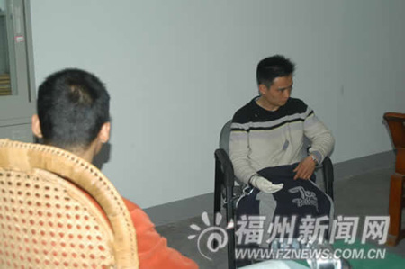 福州警方速破持刀殺人劫持人質(zhì)案 8人質(zhì)獲救