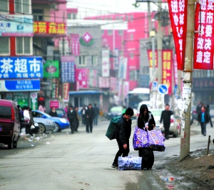 北京唐家嶺面臨拆遷 大量蟻族依依不舍搬離
