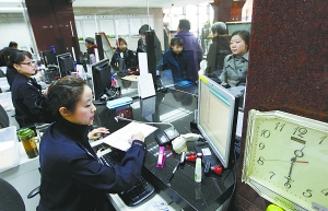 北京公交增加運(yùn)力配合錯(cuò)時(shí)上下班措施實(shí)施