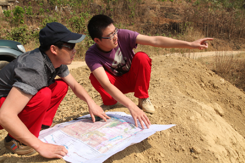 大愛(ài)無(wú)限 打井機(jī)組深入云南保山災(zāi)區(qū)探甘泉