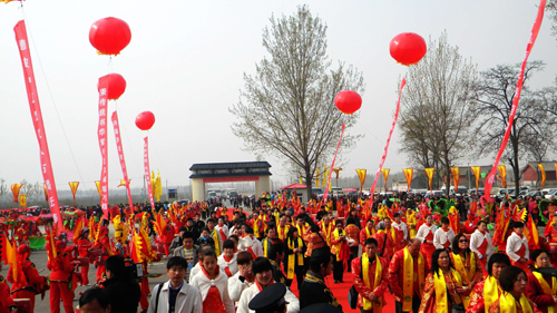 全球客家領(lǐng)袖中原尋根活動在河南安陽內(nèi)黃啟動