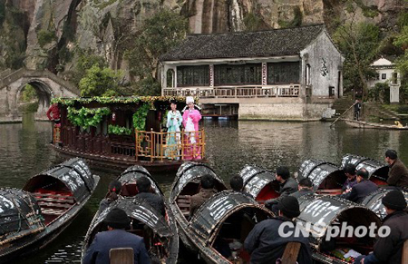 水鄉紹興烏篷船上演社戲