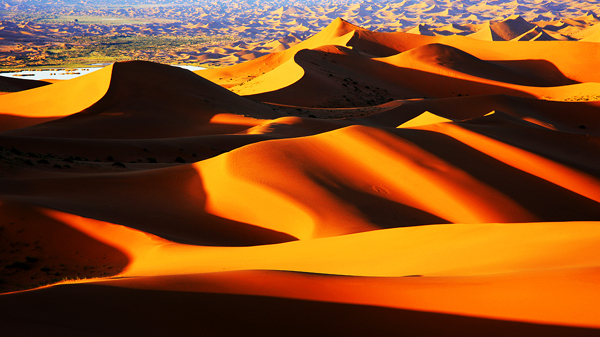 大型風光攝影集《馭光中國 逐影世界》在京首發