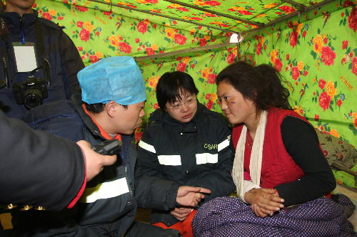胡總書記看望的災區女孩 已轉往武警總醫院救治