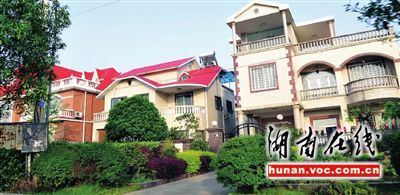 湖南石門縣紀委調查官員豪宅一條街傳聞（圖）