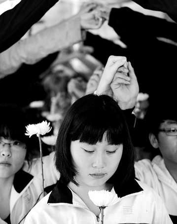 浙江各界哀悼玉樹罹難同胞(圖)