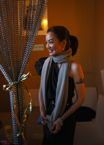 阿雅從綜藝到公益 完成優雅換裝