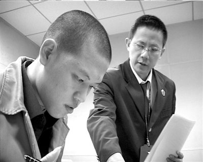 “雪碧汞中毒門(mén)”扯出荒誕情殺案（圖）