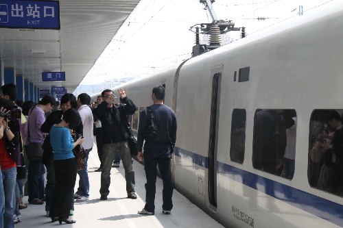 福廈高鐵首發(fā)啟程 海西高鐵時代來臨