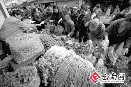 每天調千噸大米入滇云南大米蔬菜批發價將回落