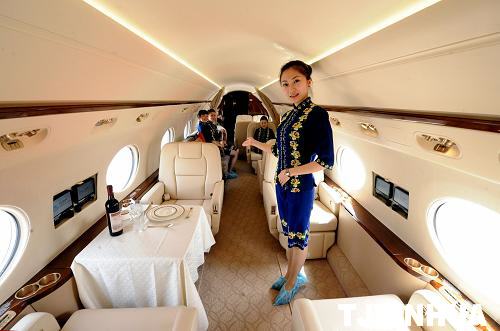 民生金融租賃“民生001號”公務機在天津首航