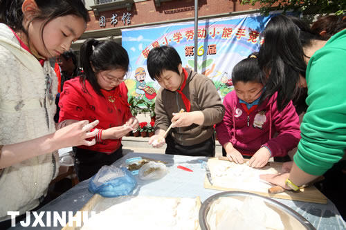 勞動小能手 快樂過“五一”