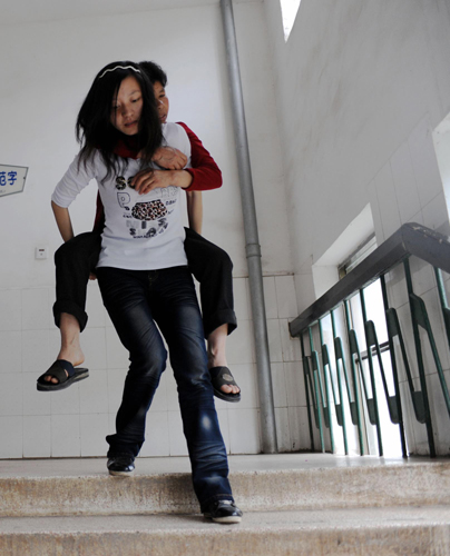 帶著媽媽上大學(xué)