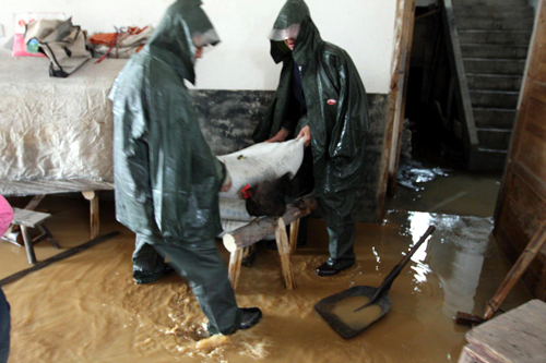 湖南婁底遭暴雨襲擊
