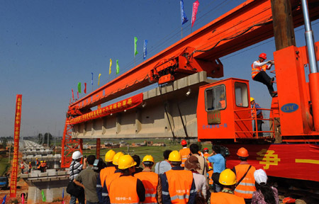 滬昆鐵路六沾二線架梁工程正式開工