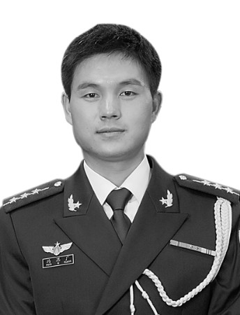 英雄馮思廣遭遇空中險(xiǎn)情之后：5秒!生與死的抉擇