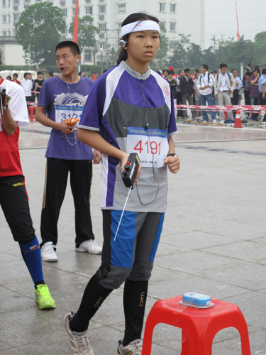 四體會無線電測向比賽 風(fēng)雨無阻顯實力