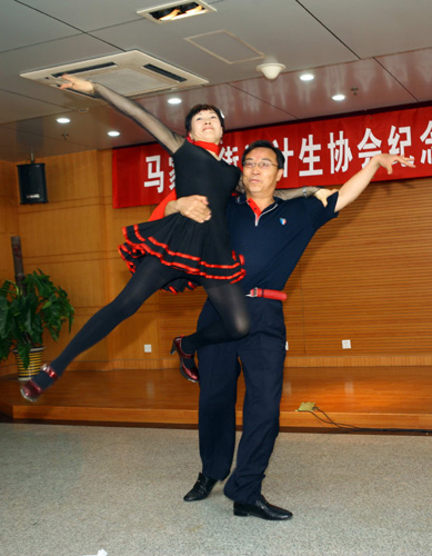 馬家堡街道舉辦文藝匯演紀(jì)念計(jì)生協(xié)會(huì)成立30周年