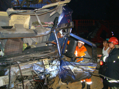 河南許昌雨中三車相撞 6人受傷(組圖)