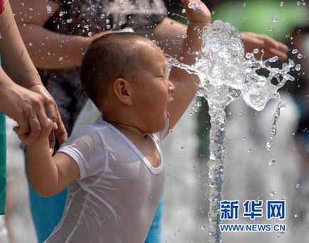 冰城遭遇“火爐天”