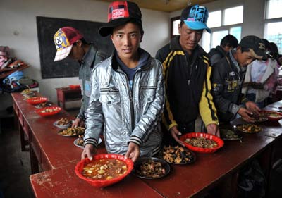 藏族孤兒的端午節