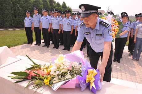 鄭州花園路派出所開展“迎七一”實(shí)踐教育活動