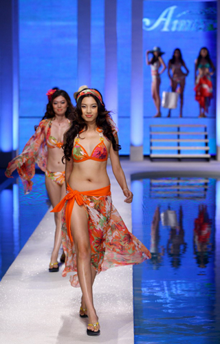 “水之夢”2010愛慕泳裝發(fā)布會絢麗上演