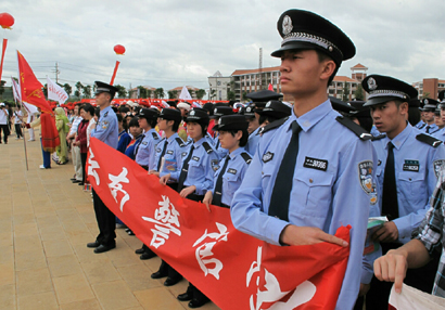 云南一萬(wàn)五千名大學(xué)生志愿者開(kāi)展禁毒宣傳活動(dòng)