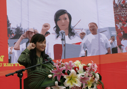 云南一萬(wàn)五千名大學(xué)生志愿者開(kāi)展禁毒宣傳活動(dòng)