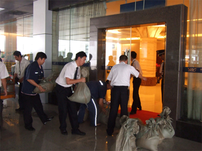 未雨綢繆 “防”字當先—東航云南分公司地服部進行防澇演習