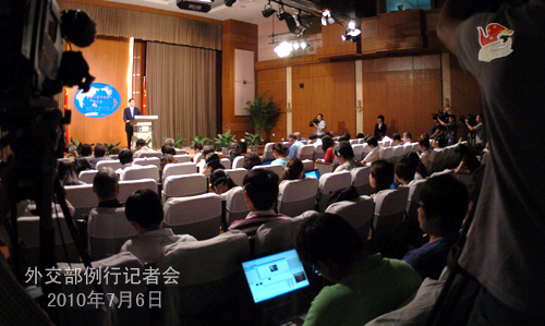 秦剛就美韓黃海軍演、中巴關(guān)系等答問(wèn)