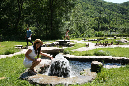京郊避暑勝地玉渡山夏日激情戲水(圖)