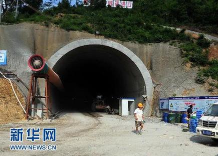 廣西賓陽隧道坍塌事故三套方案同時施救