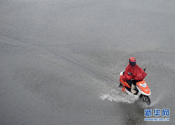 國家防總辦公室負責人解析當前防汛抗洪熱點話題