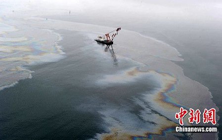 大連輸油管線爆炸至少50平方公里海面污染